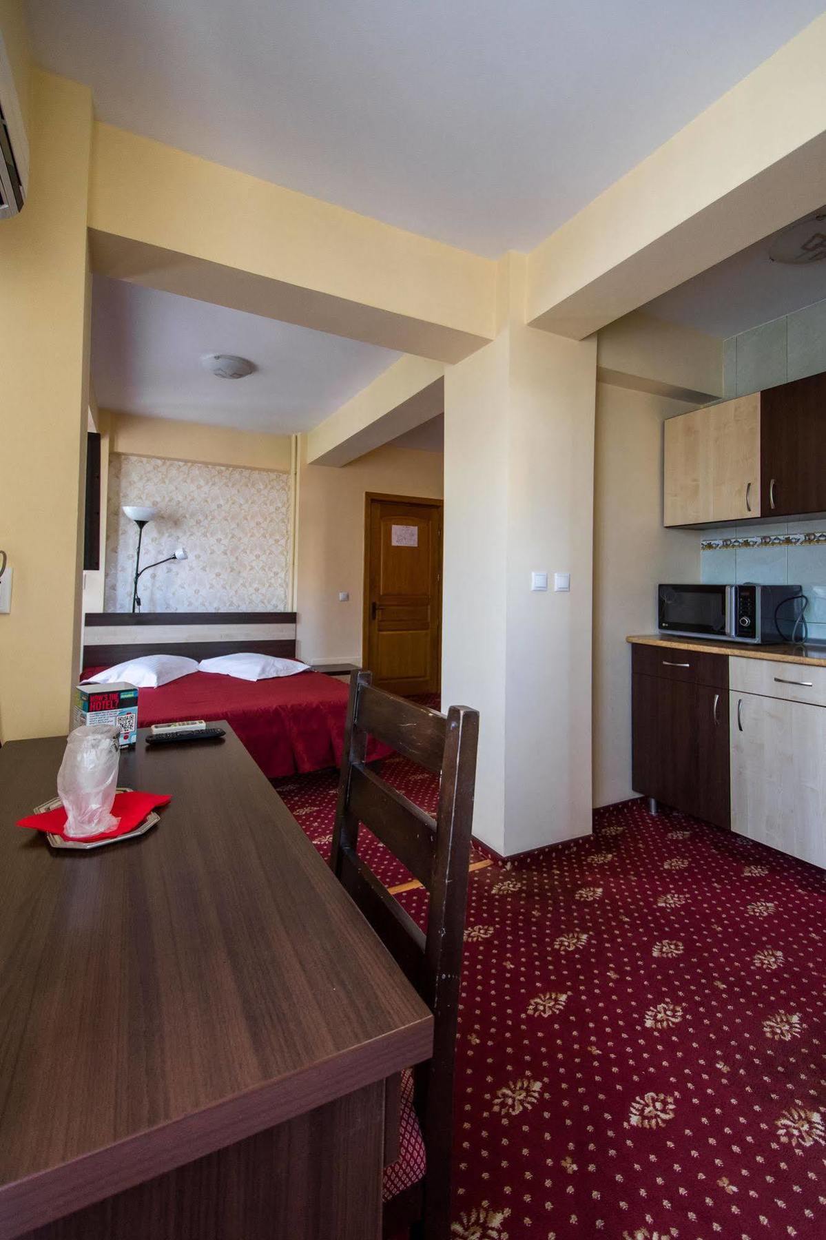 Hotel Tudor Ploieşti Eksteriør bilde