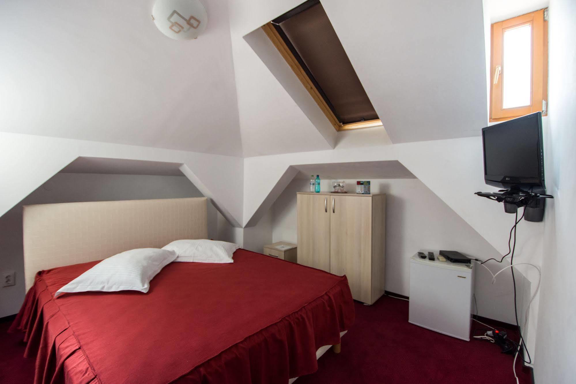 Hotel Tudor Ploieşti Eksteriør bilde