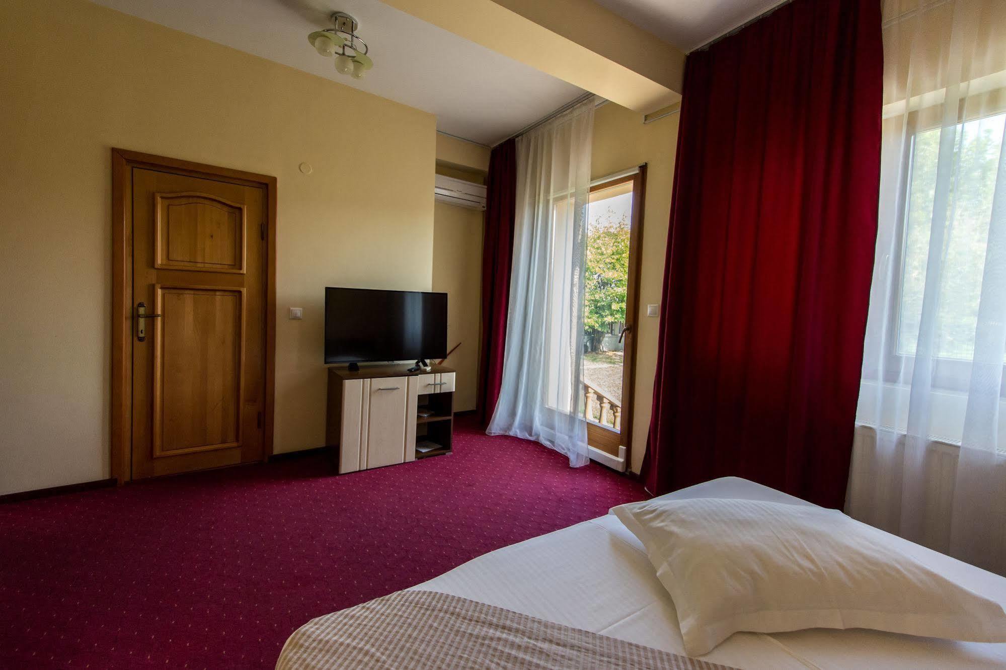 Hotel Tudor Ploieşti Eksteriør bilde